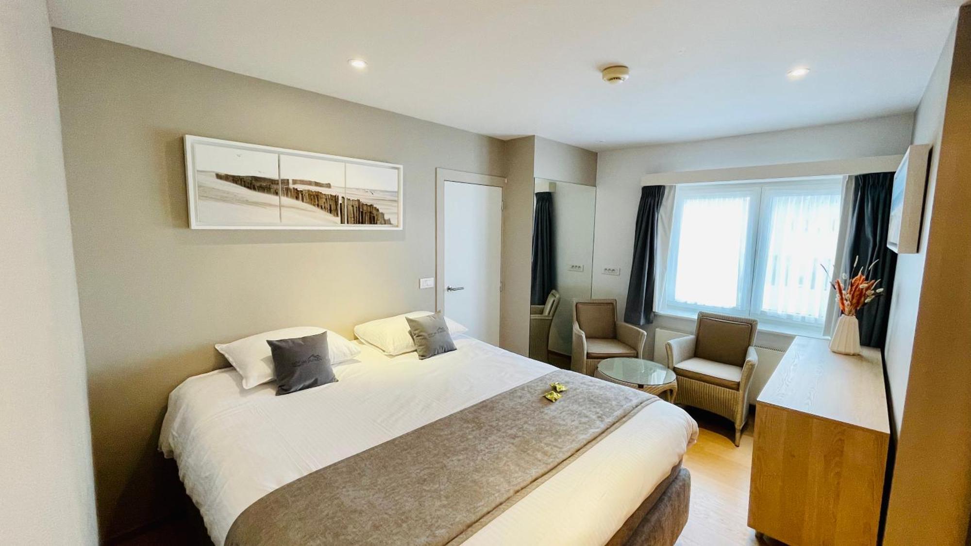 Boutique Hotel 'Hof Ter Duinen' Oostduinkerke Room photo