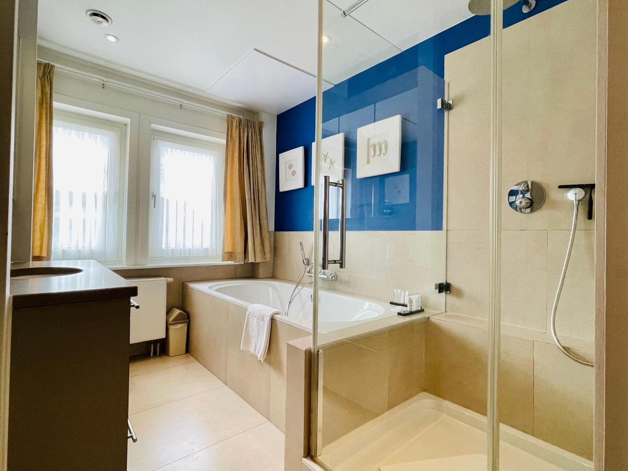 Boutique Hotel 'Hof Ter Duinen' Oostduinkerke Room photo