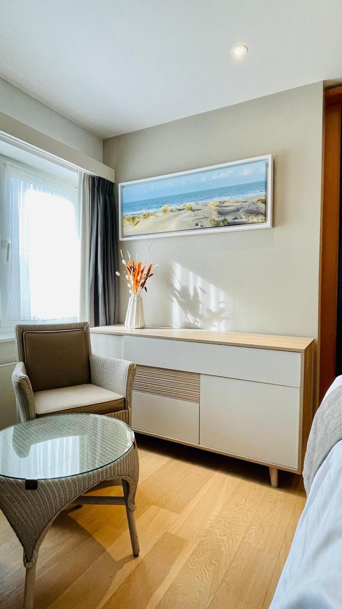 Boutique Hotel 'Hof Ter Duinen' Oostduinkerke Room photo